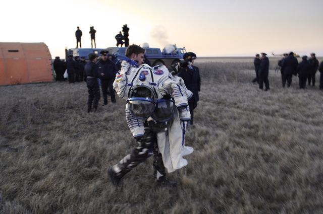 NASA image: Expedition 12 Landing