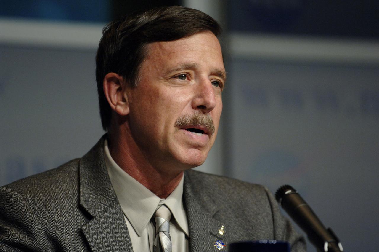 Scott J. Horowitz, NASA Associate Administrator for Exploration Systems, announces to NASA employees and members of the media the responsibilities of the NASA centers associated with the Constellation Program for robotic and human Moon and Mars exploration on Wednesday, June 5, 2006, at NASA Headquarters in Washington. Photo Credit: (NASA/Bill Ingalls)