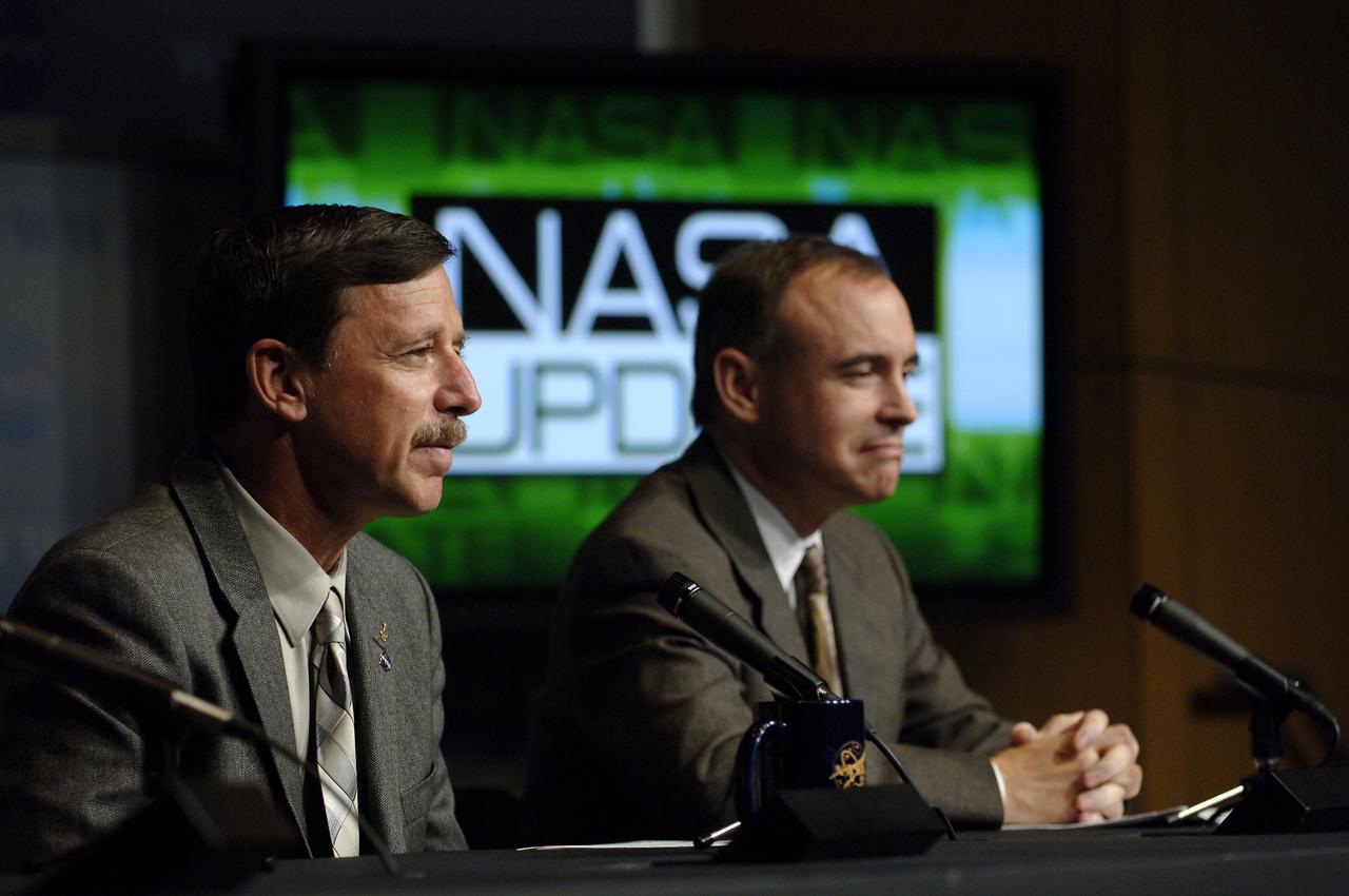Scott J. Horowitz, NASA Associate Administrator for Exploration Systems, left, and Jeff Hanley, Constellation Program Manager, announce to NASA employees and members of the media the responsibilities of the NASA centers associated with the Constellation Program for robotic and human Moon and Mars exploration on Wednesday, June 5, 2006, at NASA Headquarters in Washington. Photo Credit: (NASA/Bill Ingalls)