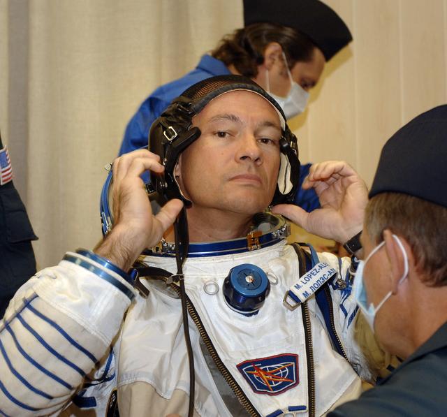 NASA image: Expedition 14 Preflight