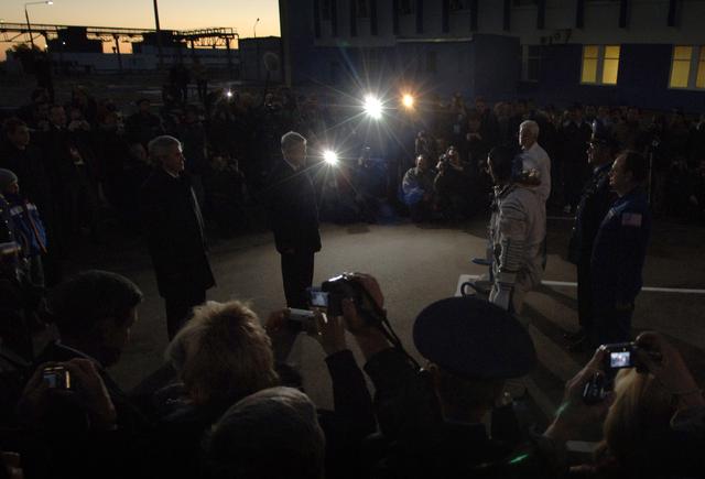 NASA image: Expedition 14 Preflight