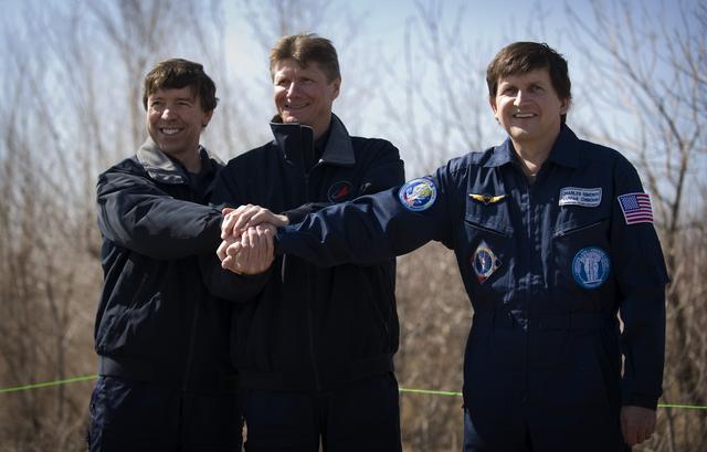 NASA image: Expedition 19 Crew Ceremony