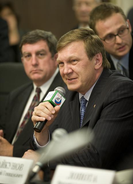 NASA image: Expedition 19 Docks to ISS