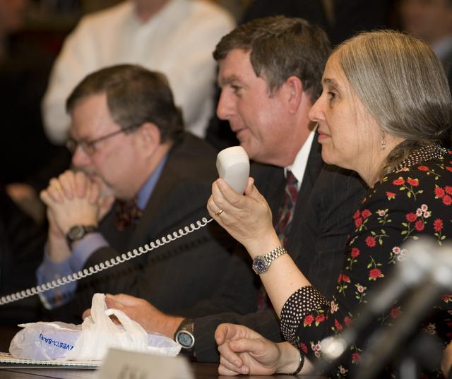 Expedition 19 Docks to ISS