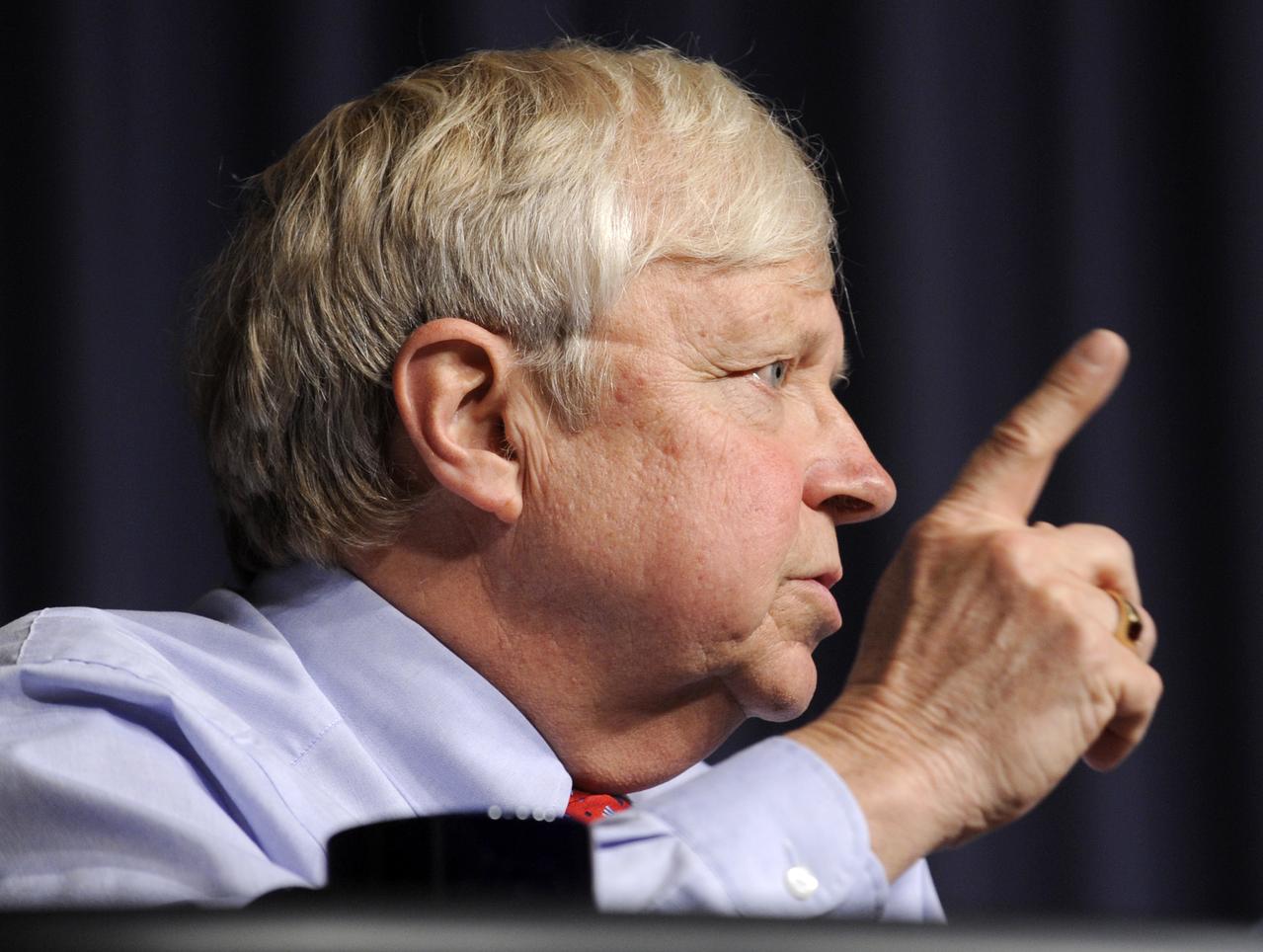 Ed Weiler, Associate Administrator, Science Mission Directorate at NASA Headquarters, makes a point during a press conference on the upcoming Hubble Space Telescope servicing mission, Thursday, April 23, 2009, at NASA Headquarters in Washington. Photo Credit: (NASA/Paul. E. Alers)