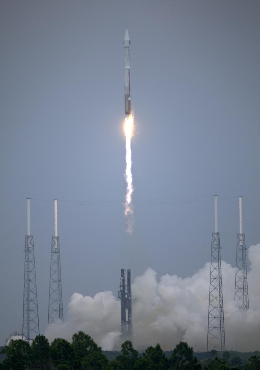 The Lunar Reconnaissance Orbiter and Lunar Crater Observation and Sensing Satellite are bound for the moon after a flawless liftoff Thursday, June 18, 2009, from Cape Canaveral Air Force Station in Florida aboard an Atlas V rocket. Photo Credit: (NASA/Bill Ingalls)