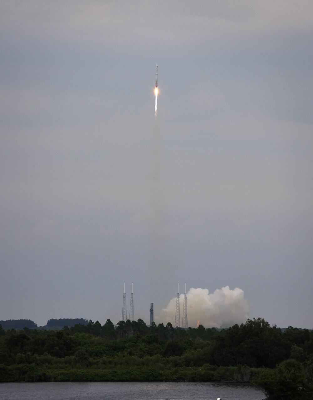 The Lunar Reconnaissance Orbiter and Lunar Crater Observation and Sensing Satellite are bound for the moon after a flawless liftoff Thursday, June 18, 2009, from Cape Canaveral Air Force Station in Florida aboard an Atlas V rocket. Photo Credit: (NASA/Bill Ingalls)