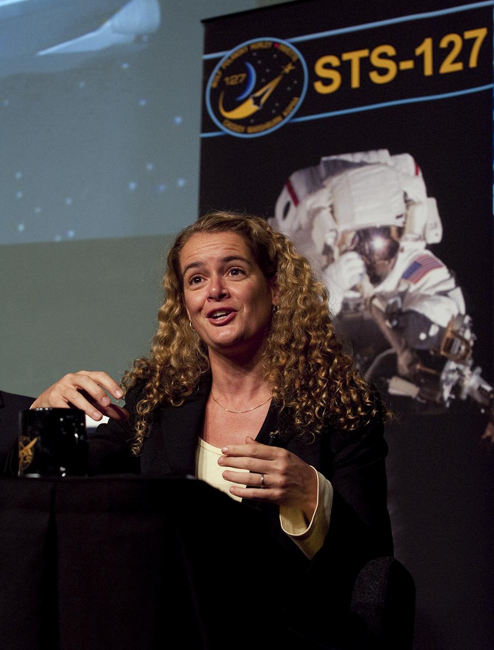 Canadian Space Agency Astronaut and STS-127 Mission Specialist Julie Payette answers questions at the NASA Tweetup event held at NASA Headquarters, September 24, 2009 in Washington.  Nearly 200 of NASA’s Twitter followers are in attendance.  Photo Credit: (NASA/Carla Cioffi) 