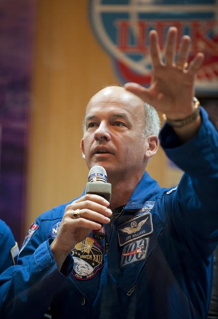 Expedition 21 Prelaunch Press Conference