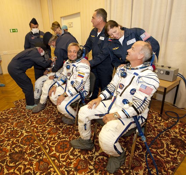 Expedition 21 Crew Prepares For Launch