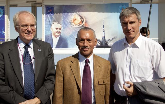 NASA image: Administrator, Amabassador and GCTC Chief Expedition 21