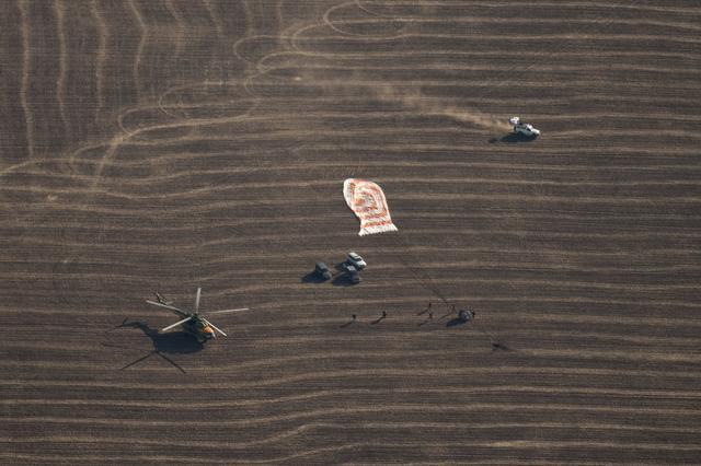 NASA image: Expedition 20 Landing