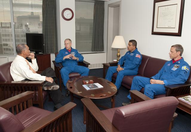 STS-128 Administrator Visit
