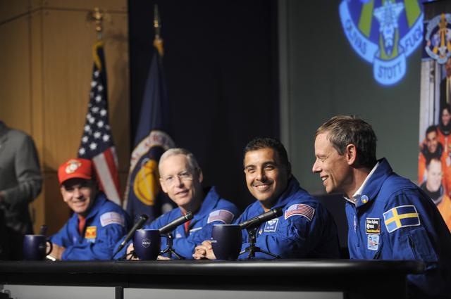 NASA image: STS-128 Auditorium Presentation