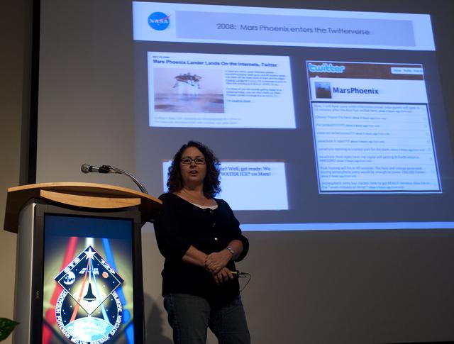 NASA image: STS-129 Tweetup