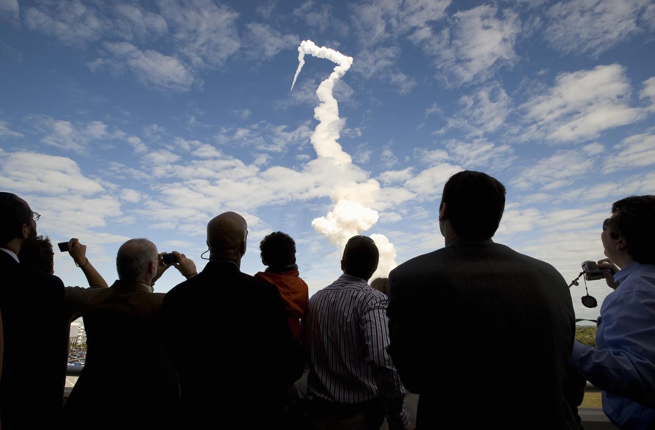 Guests at NASA's Kennedy Space Center view the launch of space shuttle Atlantis in Cape Canaveral, Fla., on Monday, Nov. 16, 2009.  New Orleans Mayor Ray Nagin, third from left, attended the launch with his family.  Space shuttle Atlantis and its six-member crew began the 11-day STS-129 mission to the International Space Station. The shuttle will transport spare hardware to the outpost and return a station crew member who spent more than two months in space. Photo Credit: (NASA/Carla Cioffi) 