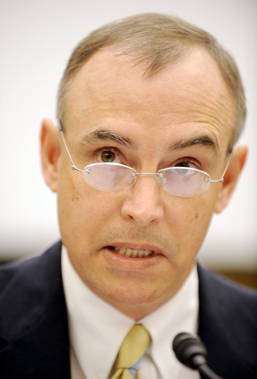 Jeff Hanley, Constellation Program Manager at NASA, testifies before a hearing before the House Subcommitte on Space and Aeronautics regarding Safety of Human Spaceflight on Capitol Hill, Wednesday, Dec. 2, 2009, in Washington.  Photo Credit: (NASA/Bill Ingalls)
