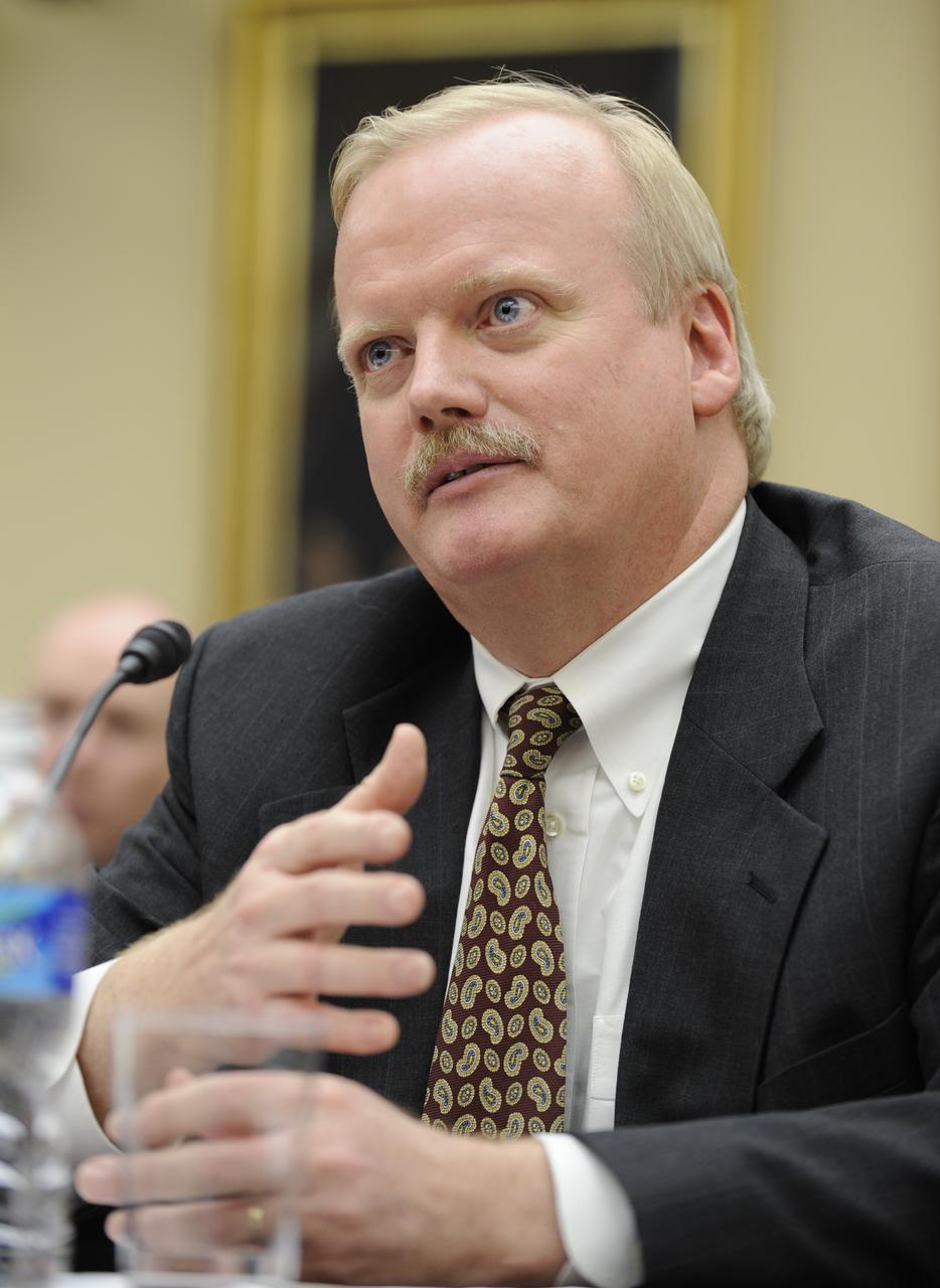 Daniel Murrin, Partner, Assurance and Advisory Business Services, Ernst & Young LLP, testifies during a Joint Hearing before the House Committee on Science and Technology, Transportation and Infrastructure Committee, Subcommittee on Investigations and Oversight, Thursday, Dec. 3, 2009, on Capitol Hill in Washington. Photo Credit: (NASA/Bill Ingalls)