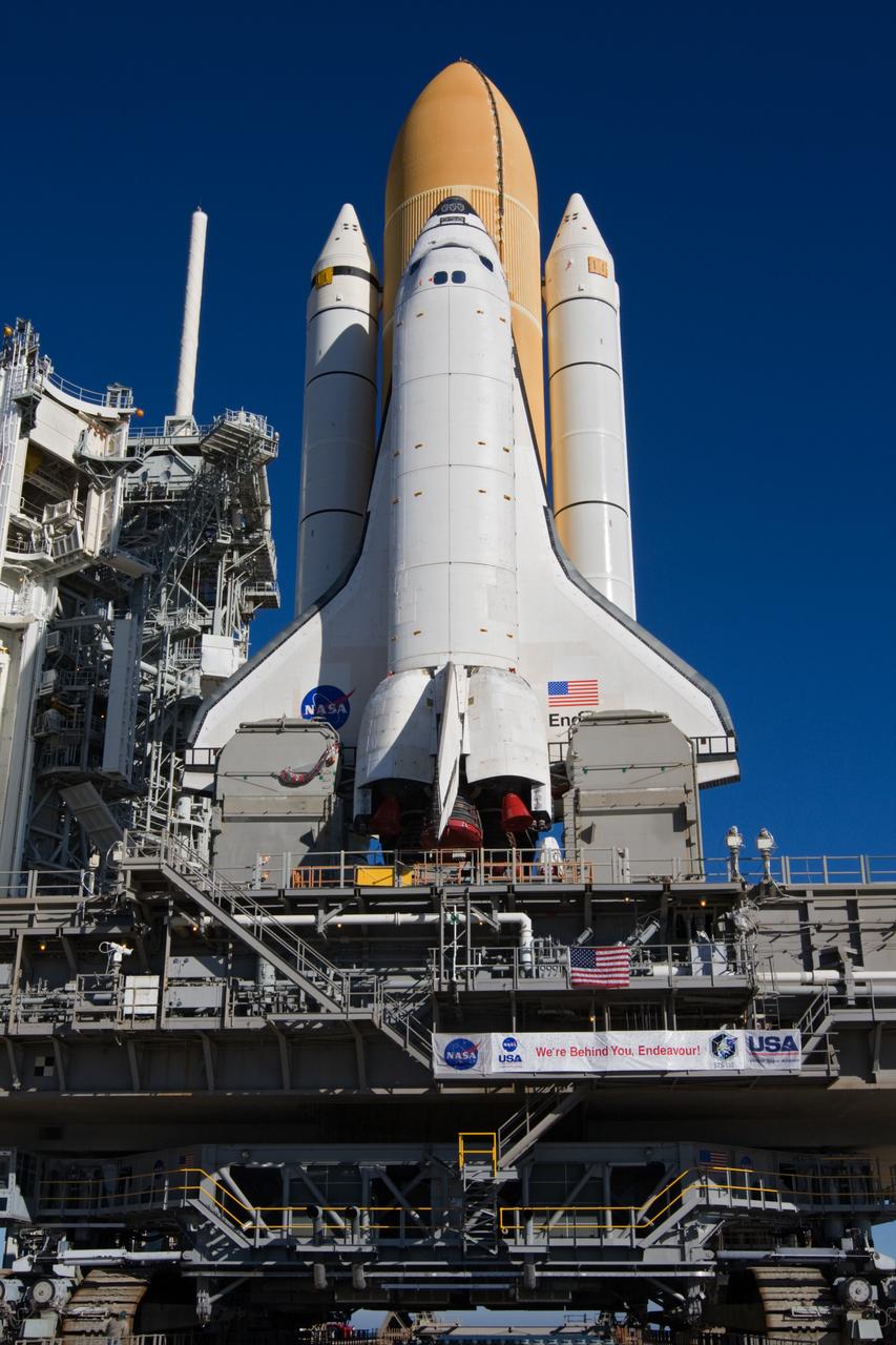 STS-130 ENDEAVOUR ROLLOUT - INCLUDES HARDDOWN