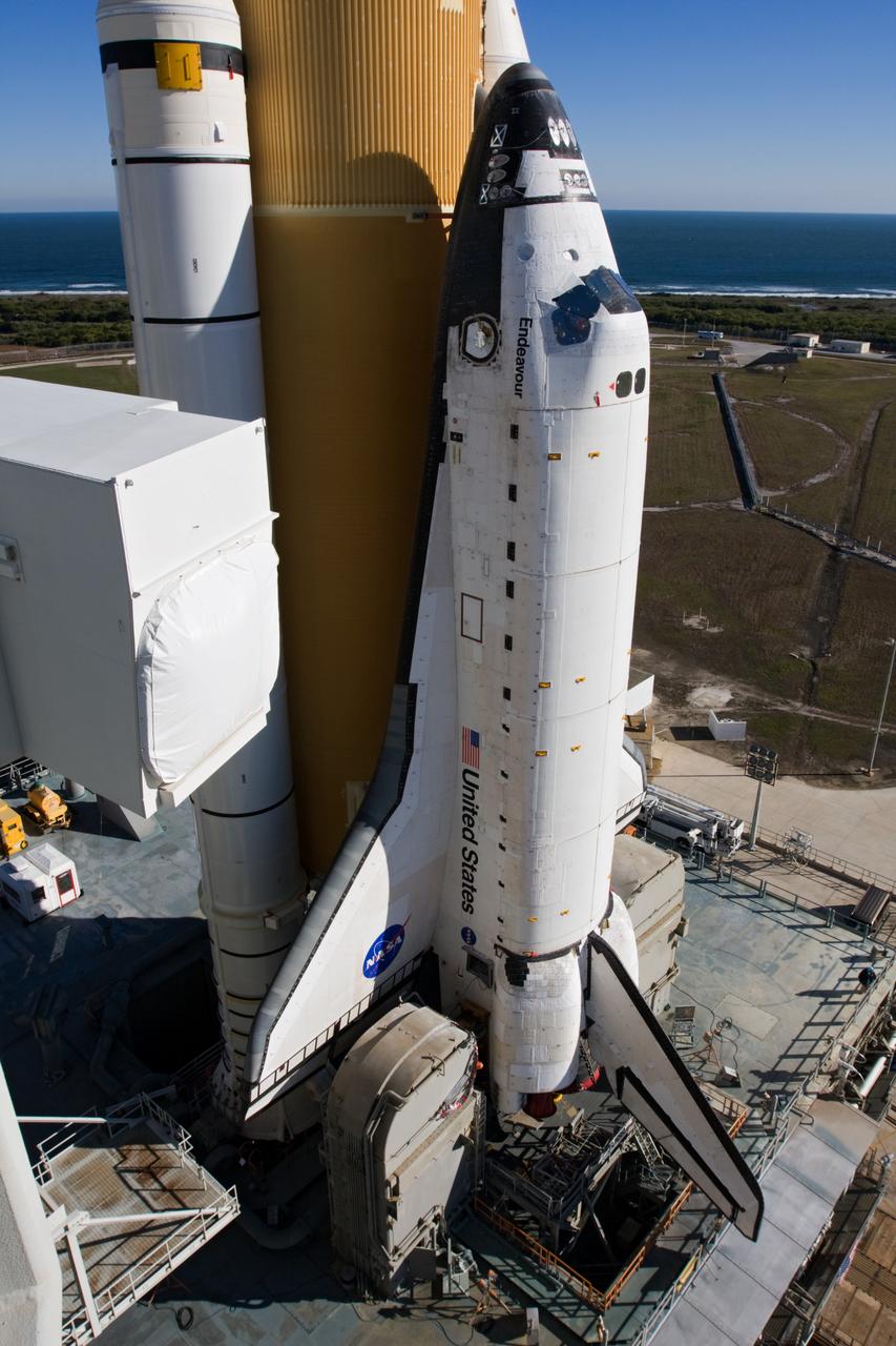 STS-130 ENDEAVOUR ROLLOUT - INCLUDES HARDDOWN