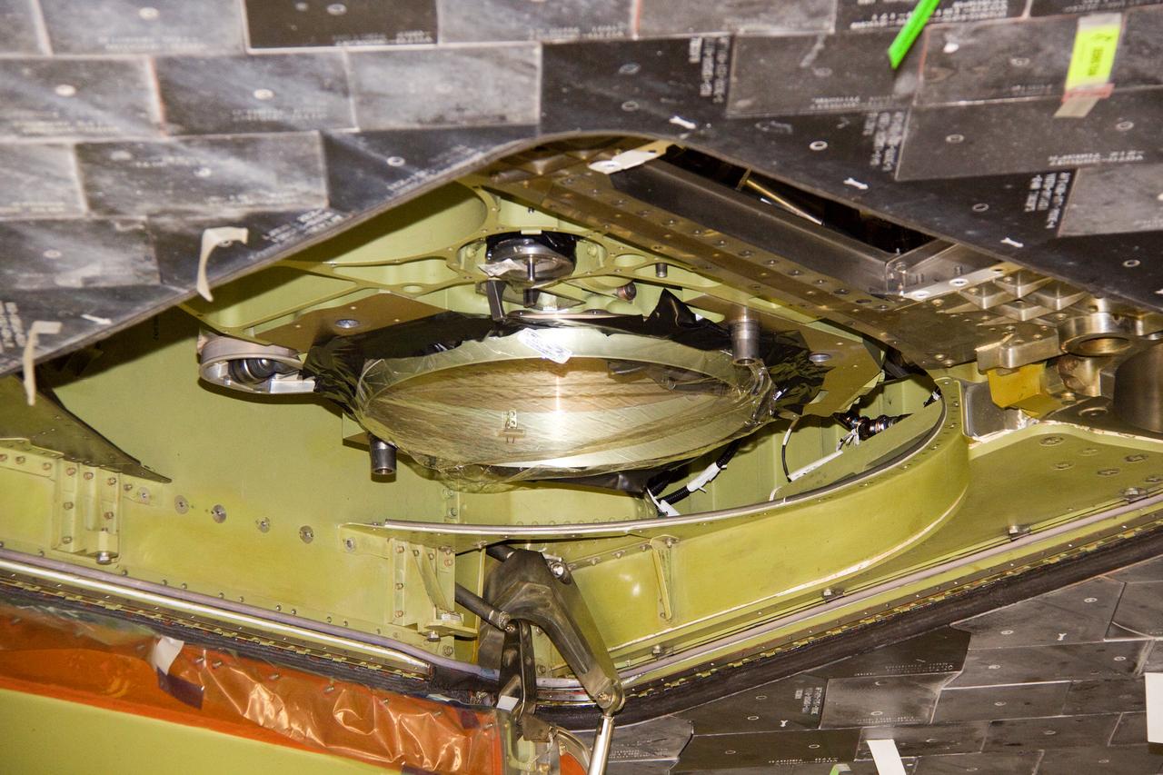 STS-132 ATLANTIS ET PUSH DOOR TEST