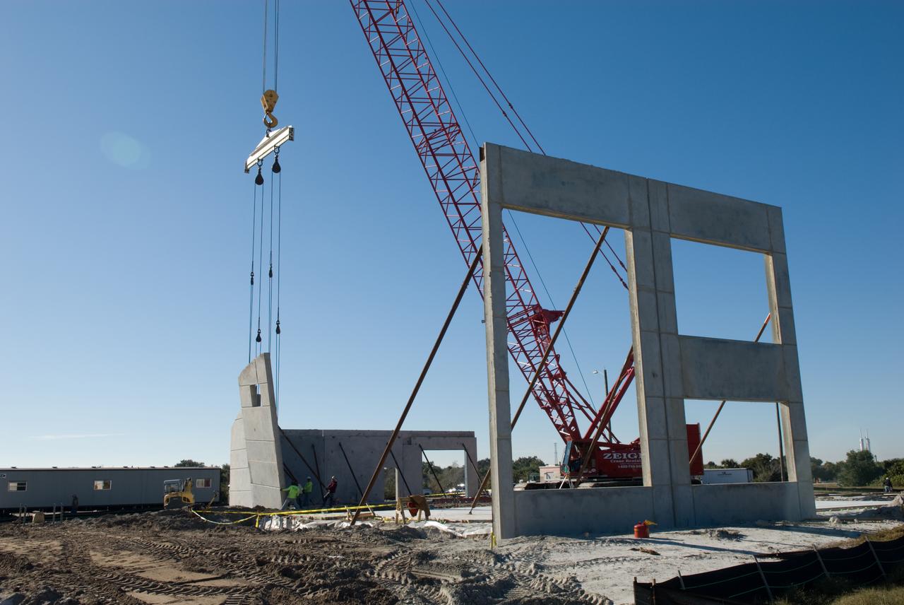 LEED PROPELLANT PROJECT CONSTRUCTION PROGRESS - WALLS GOING UP W/ CRANE