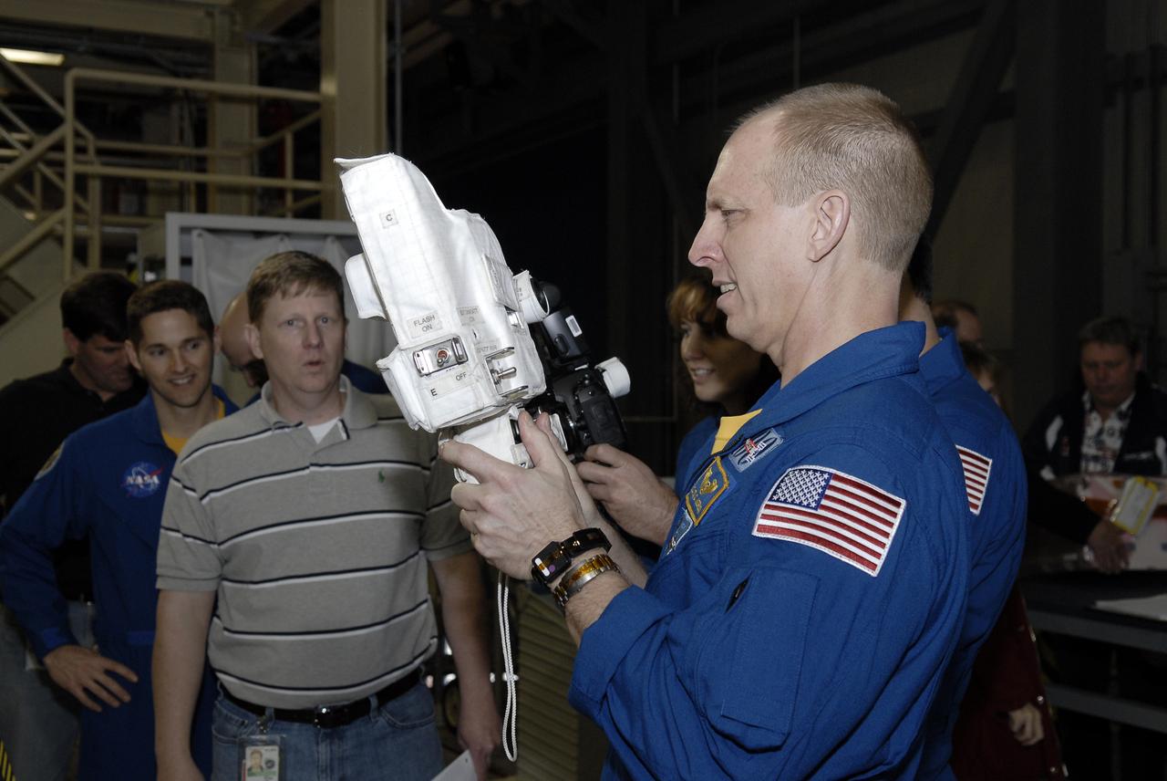 STS-131 CREW CEIT - DISCOVERY