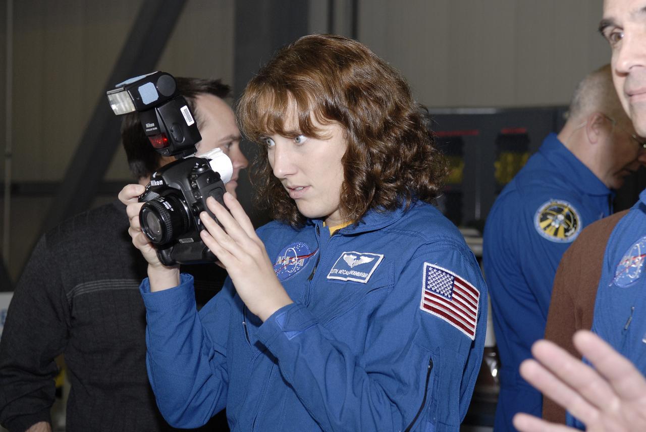 STS-131 CREW CEIT - DISCOVERY