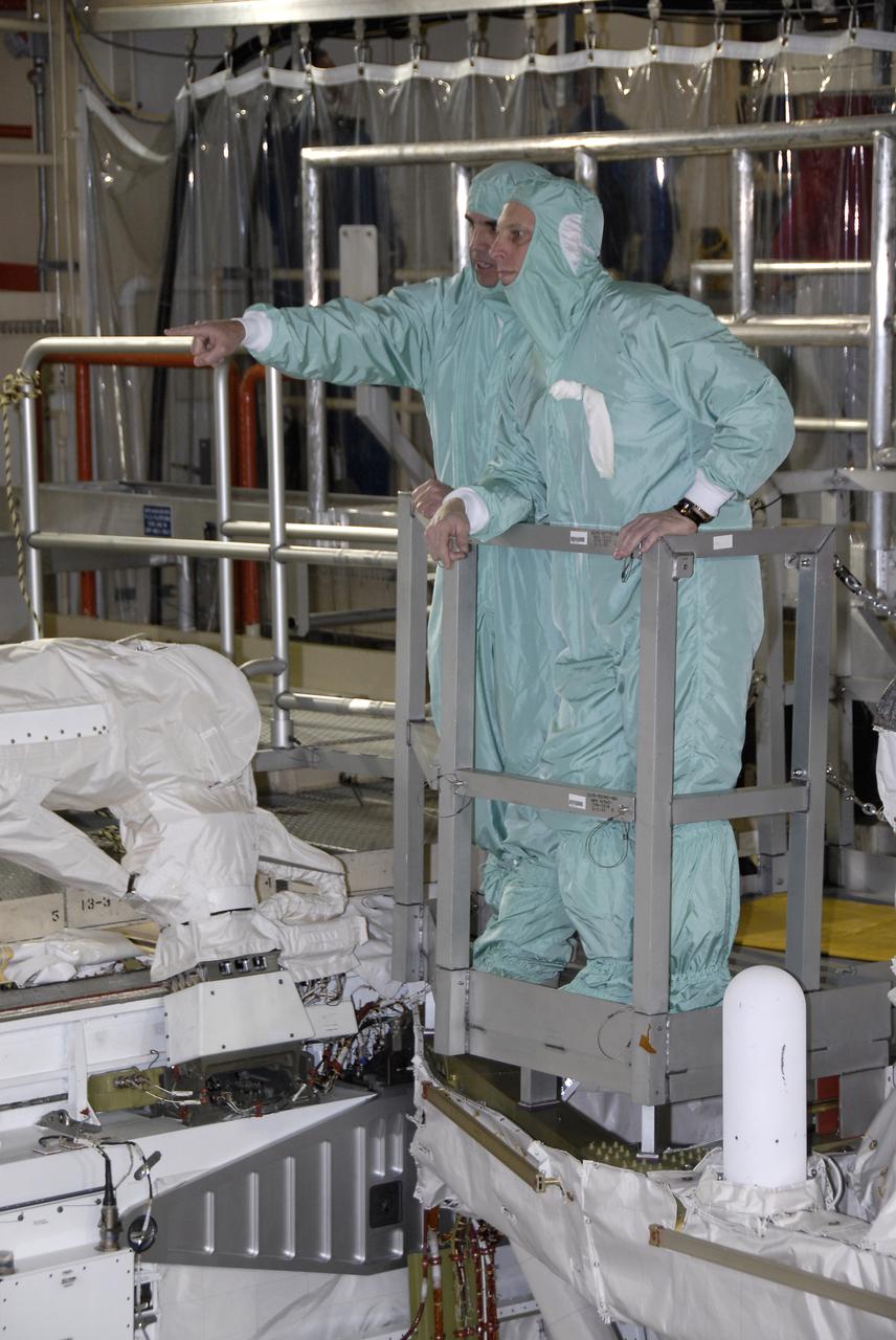 STS-131 CREW CEIT - DISCOVERY