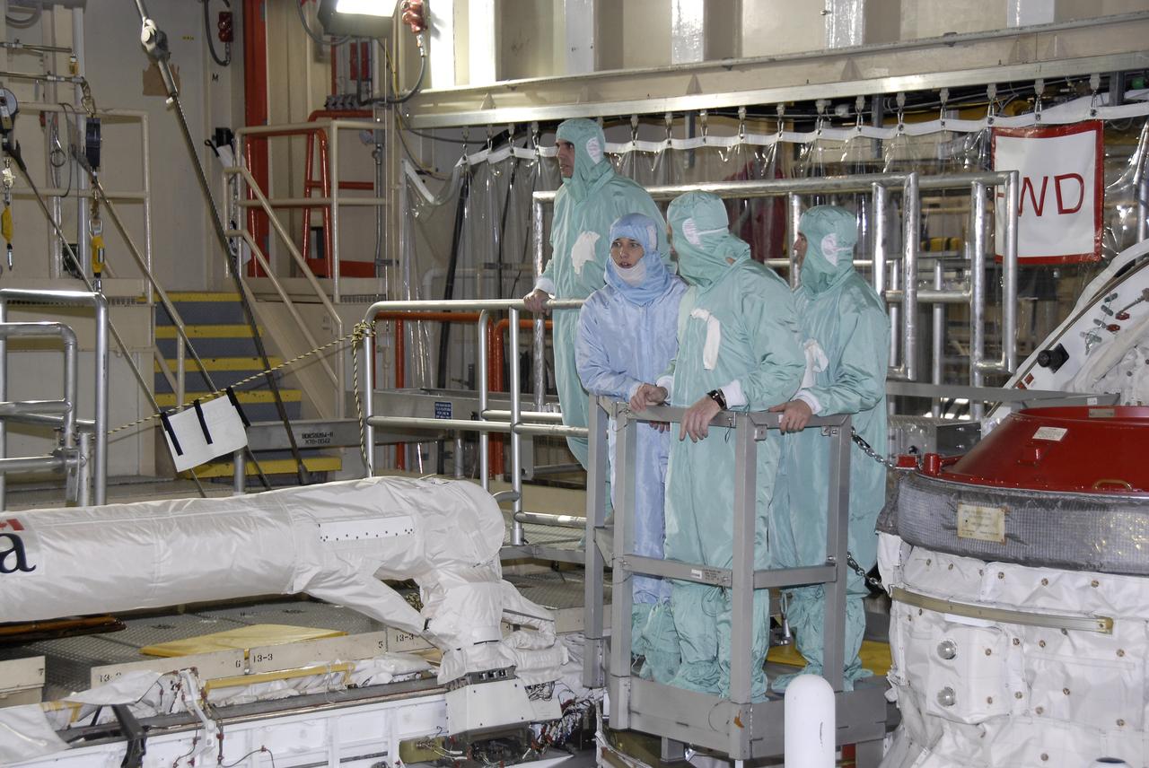 STS-131 CREW CEIT - DISCOVERY