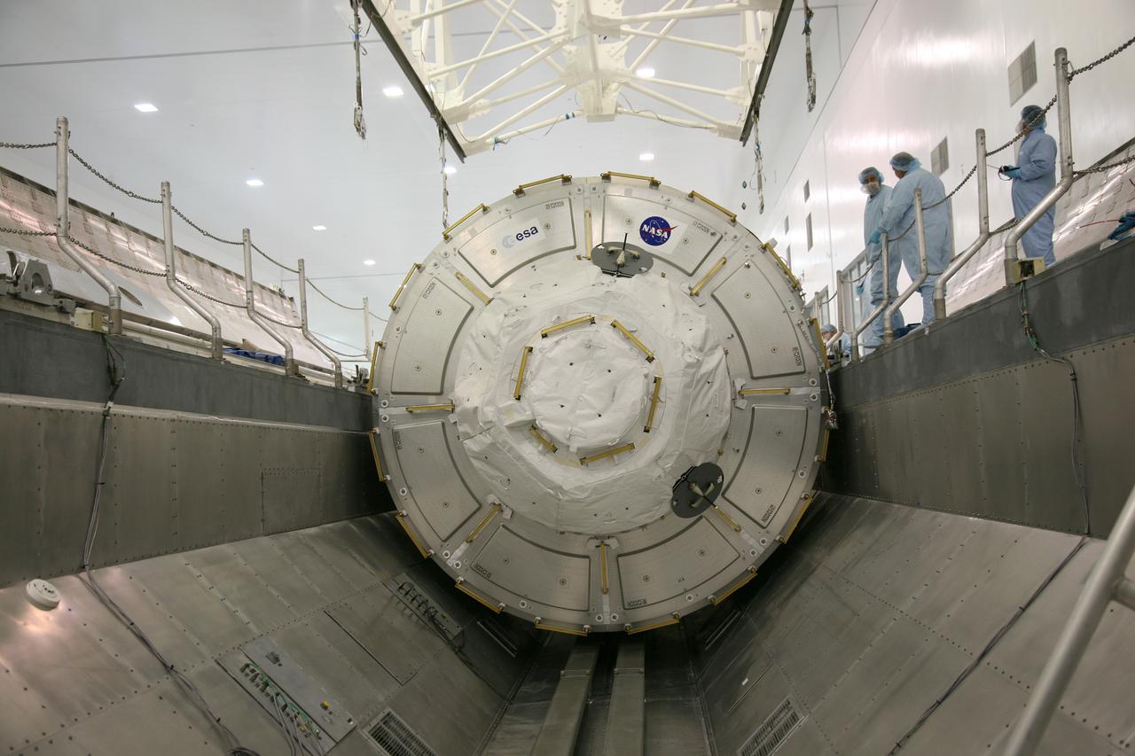 STS-130 TRANQUILITY NODE XFER TO PAYLOAD CANISTER