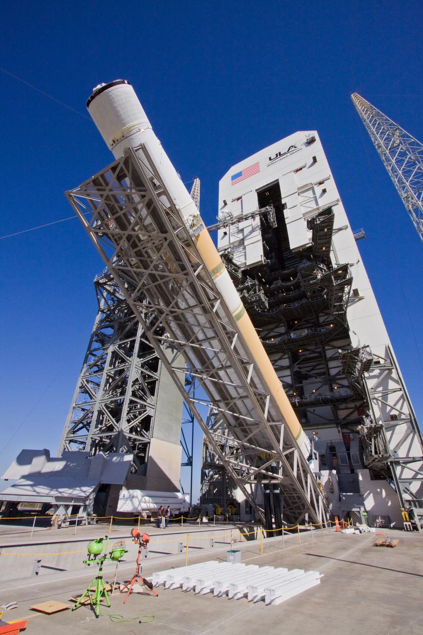 GOES-P DELTA IV BOOSTER ERECTION