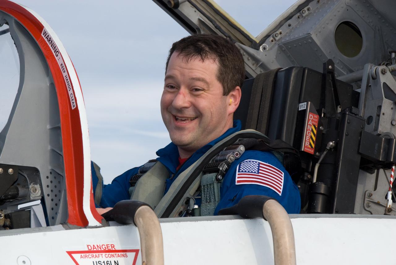 STS-130 TCDT - CREW ARRIVAL