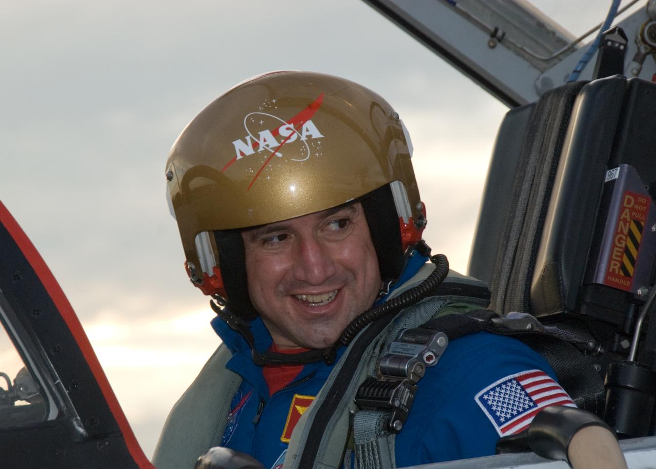 STS-130 TCDT - CREW ARRIVAL