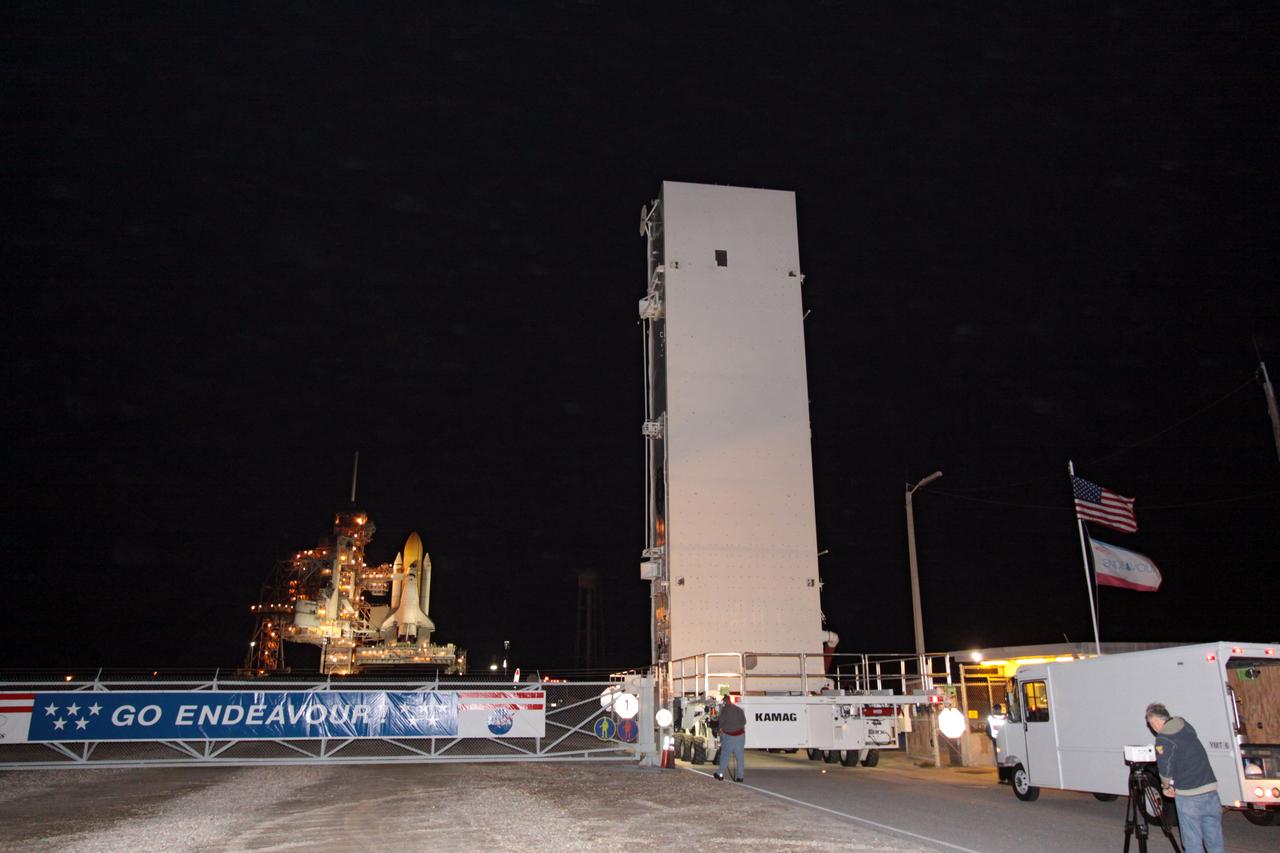 STS-130 PAYLOAD CANISTER XFER TO PAD 39A & LIFT
