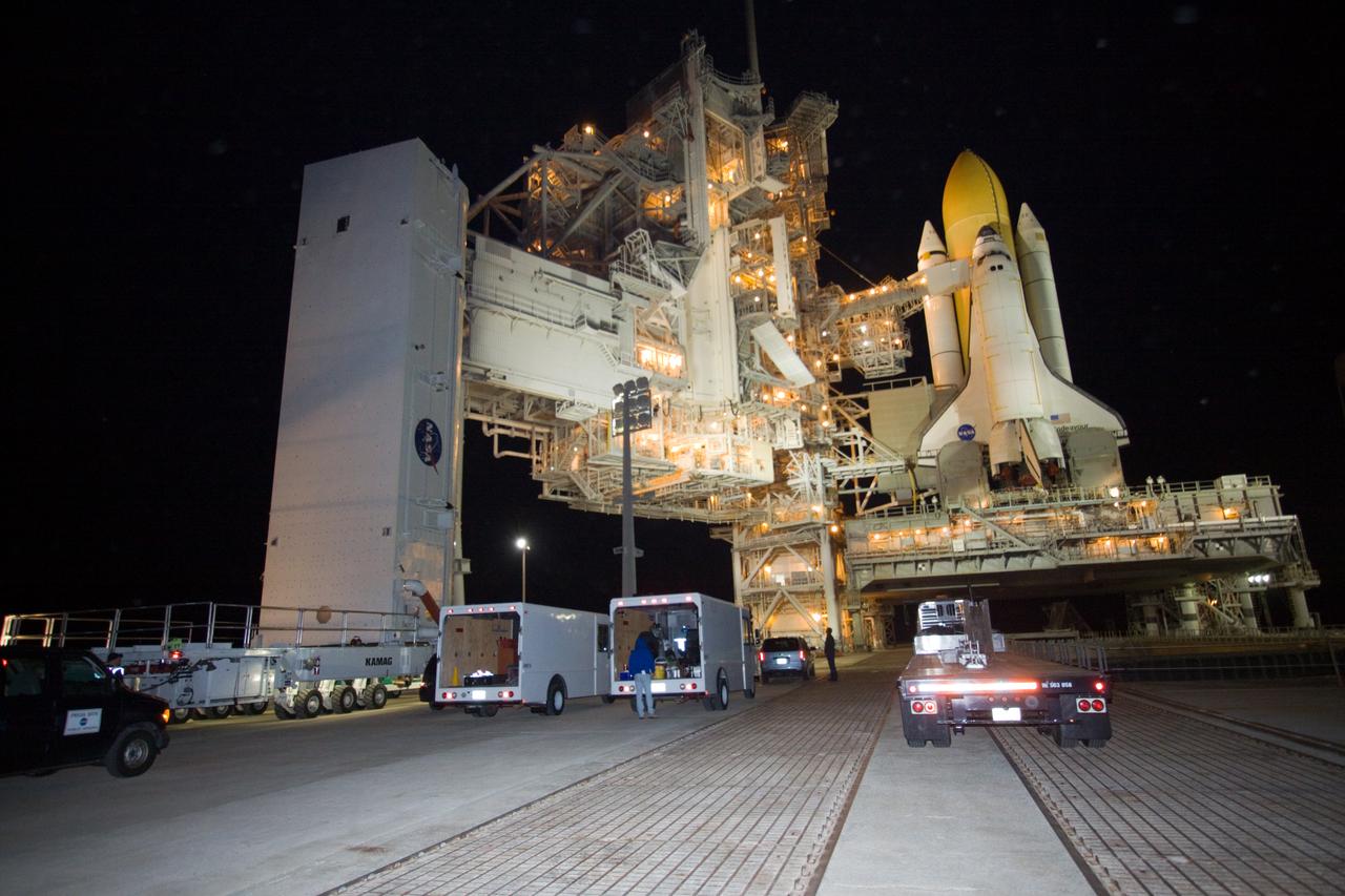 STS-130 PAYLOAD CANISTER XFER TO PAD 39A & LIFT