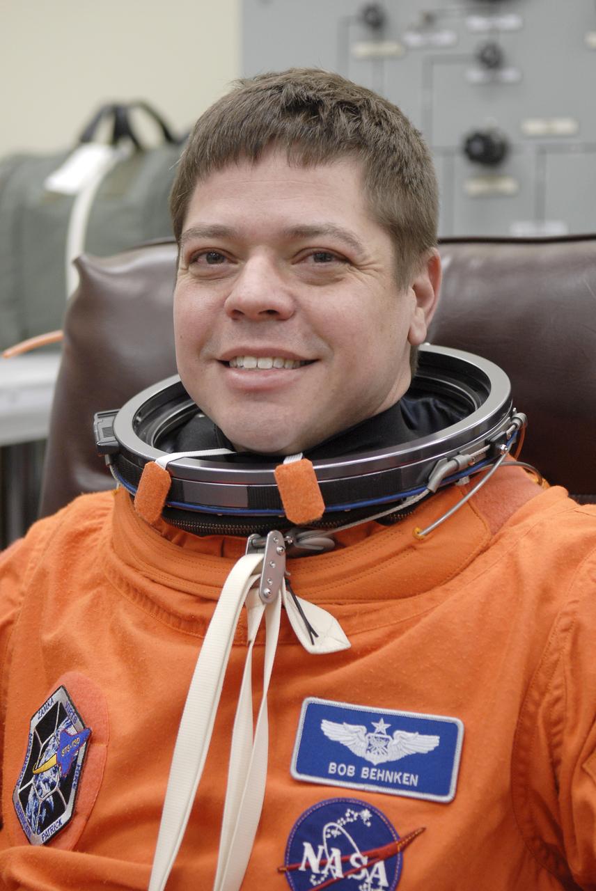 STS-130 TCDT - SUITING