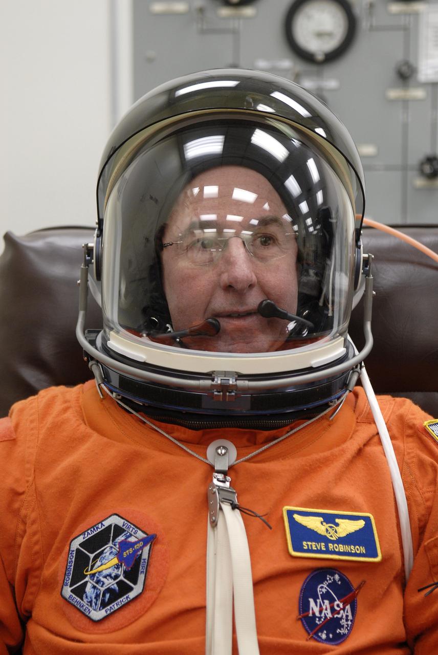 STS-130 TCDT - SUITING