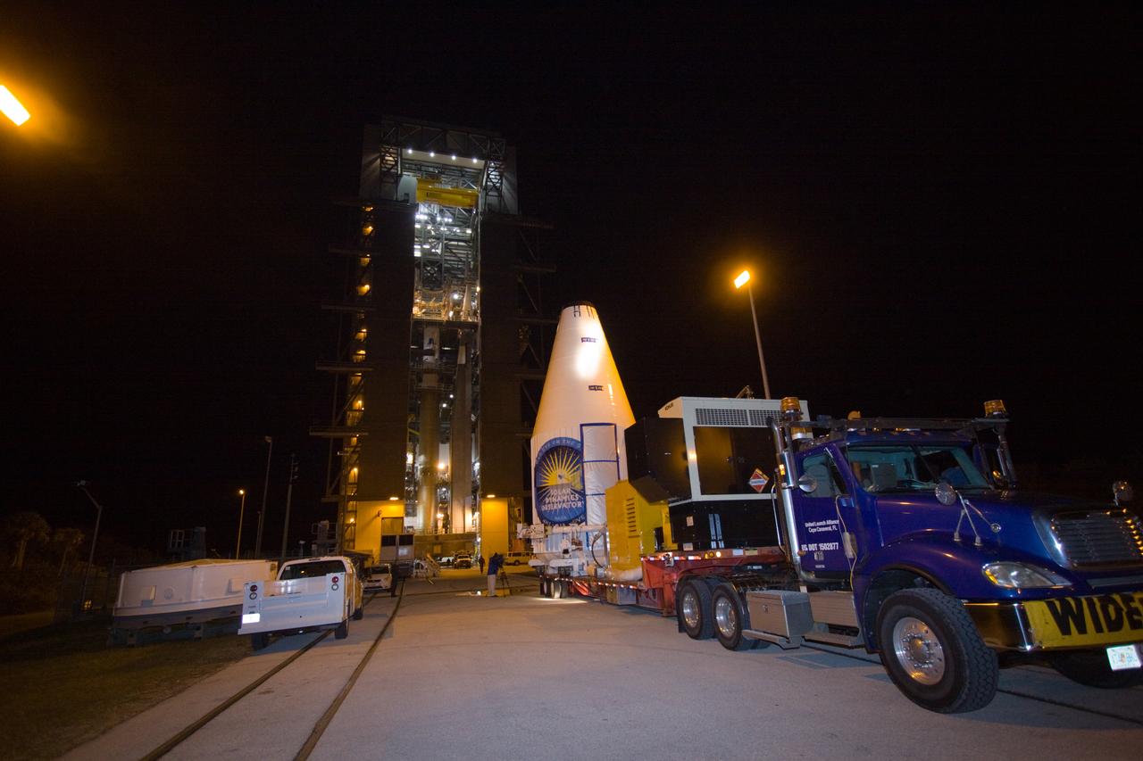 SDO MOVE FROM ASTROTECH TO PAD 41 - LIFT & MATE