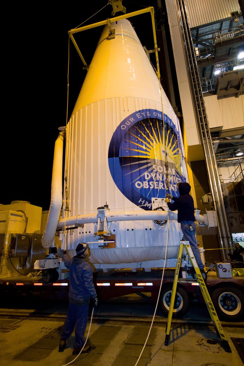 SDO MOVE FROM ASTROTECH TO PAD 41 - LIFT & MATE