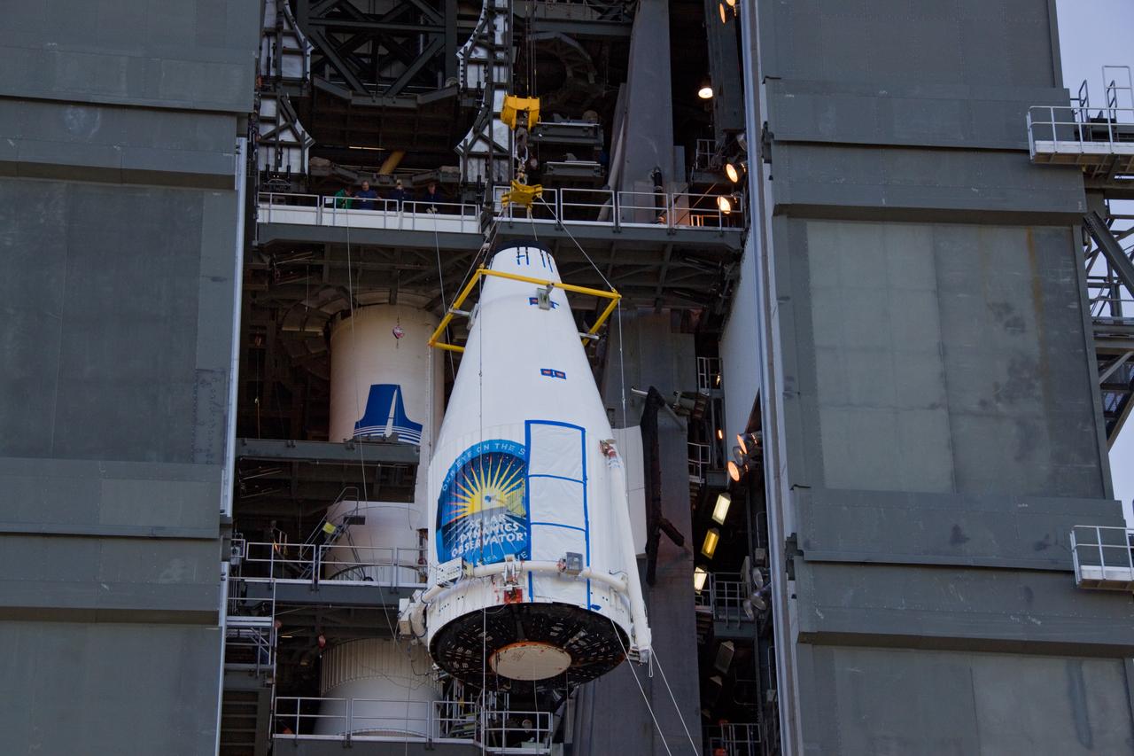 SDO MOVE FROM ASTROTECH TO PAD 41 - LIFT & MATE