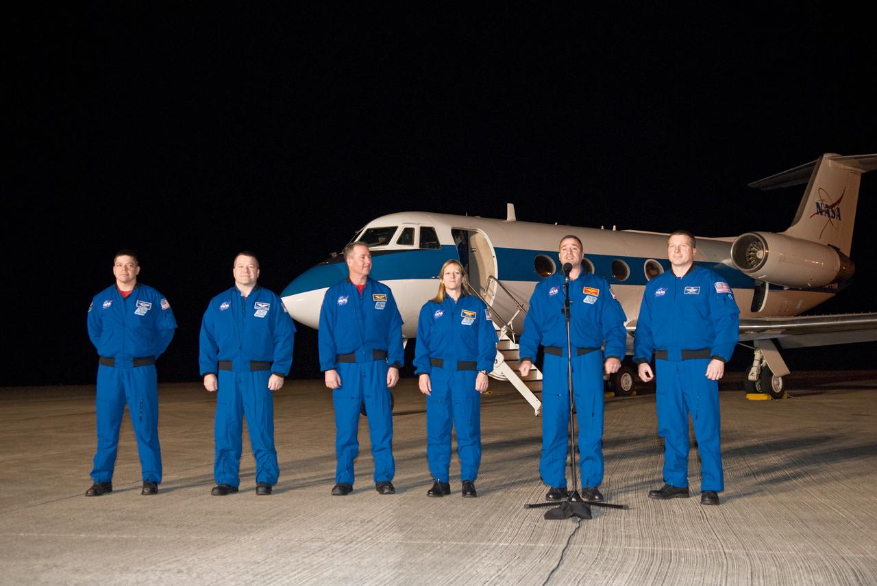STS-130 LAUNCH L-6 CREW ARRIVAL