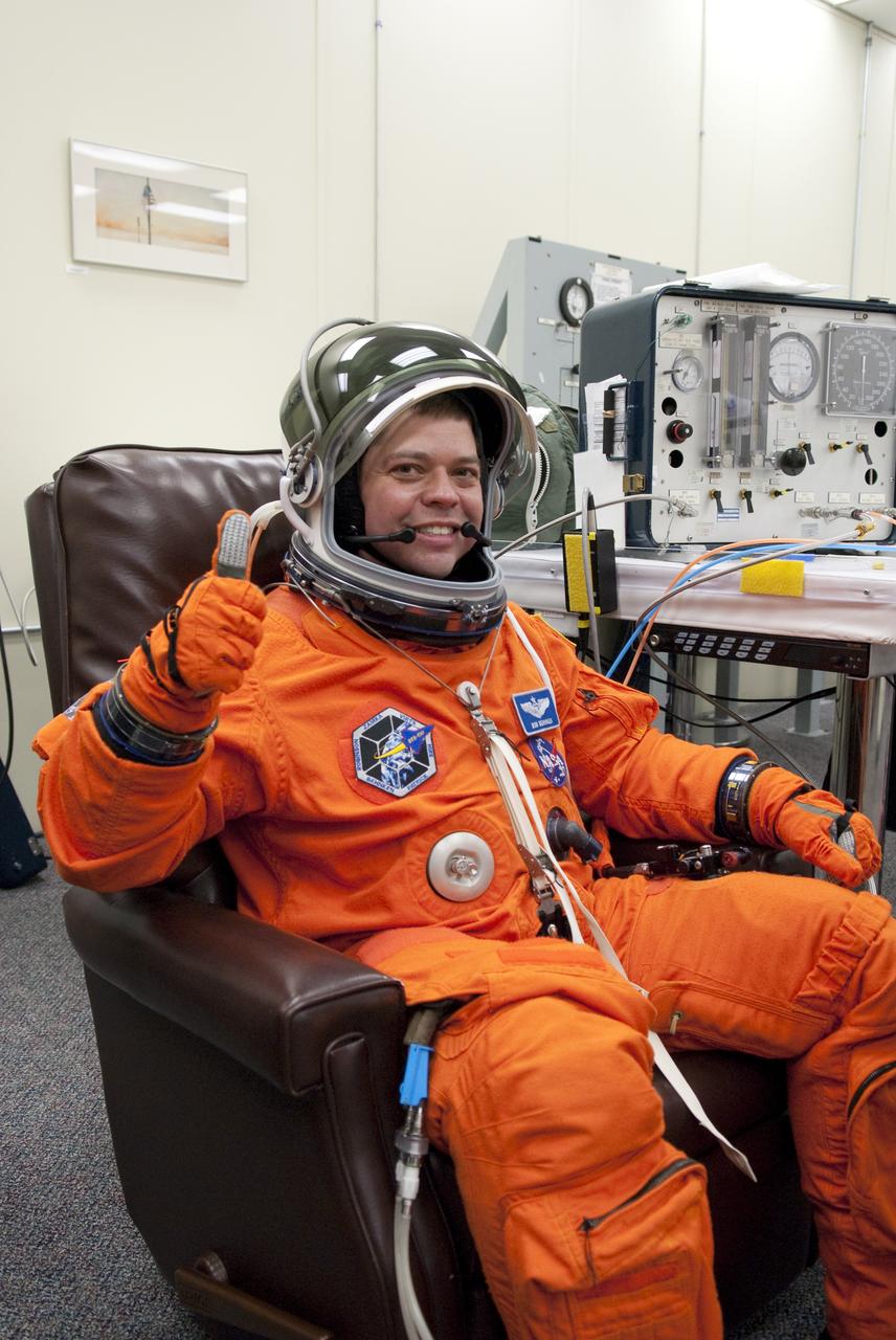 STS-130 LAUNCH L-0 SUITING