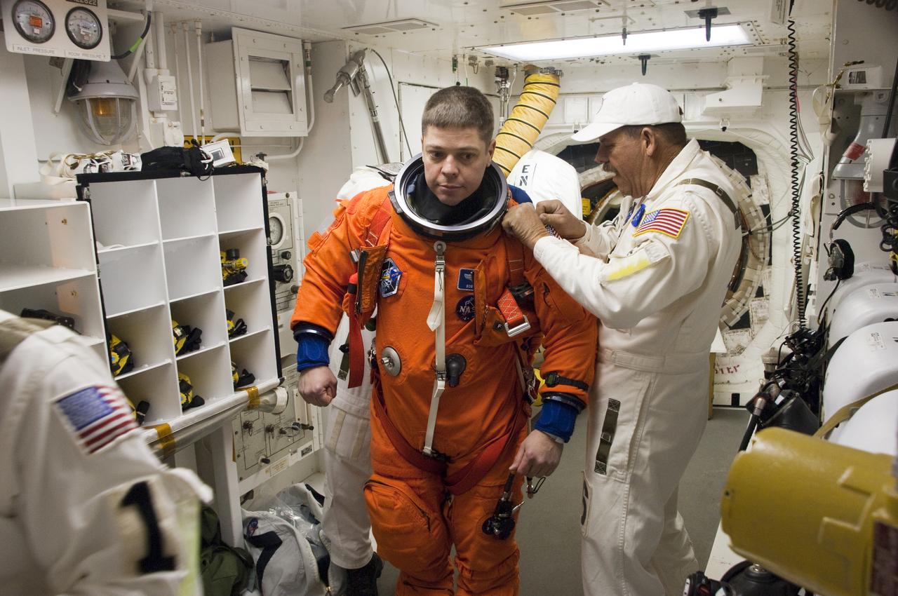 STS-130 LAUNCH L-0 WHITE ROOM ACTIVITIES