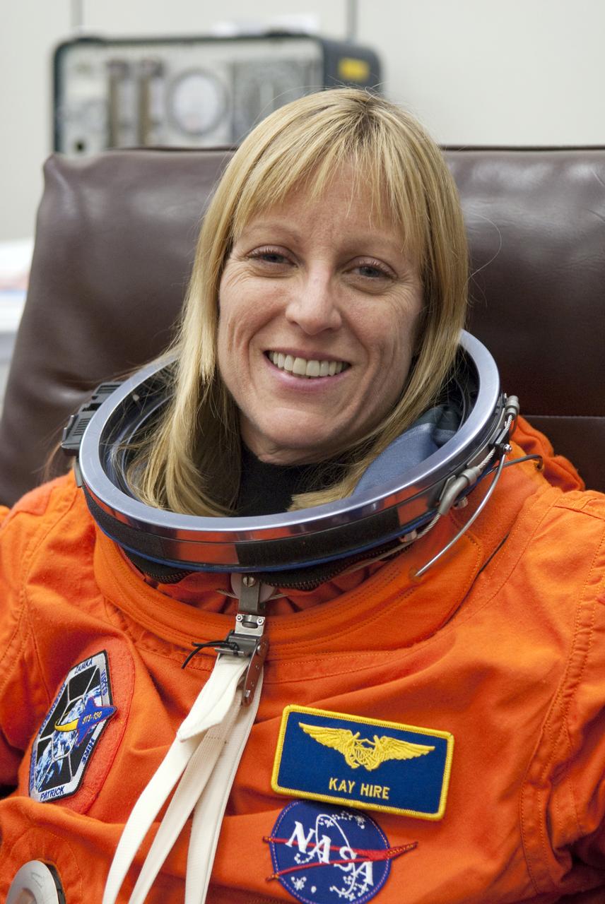 STS-130 LAUNCH L-0 SUITING