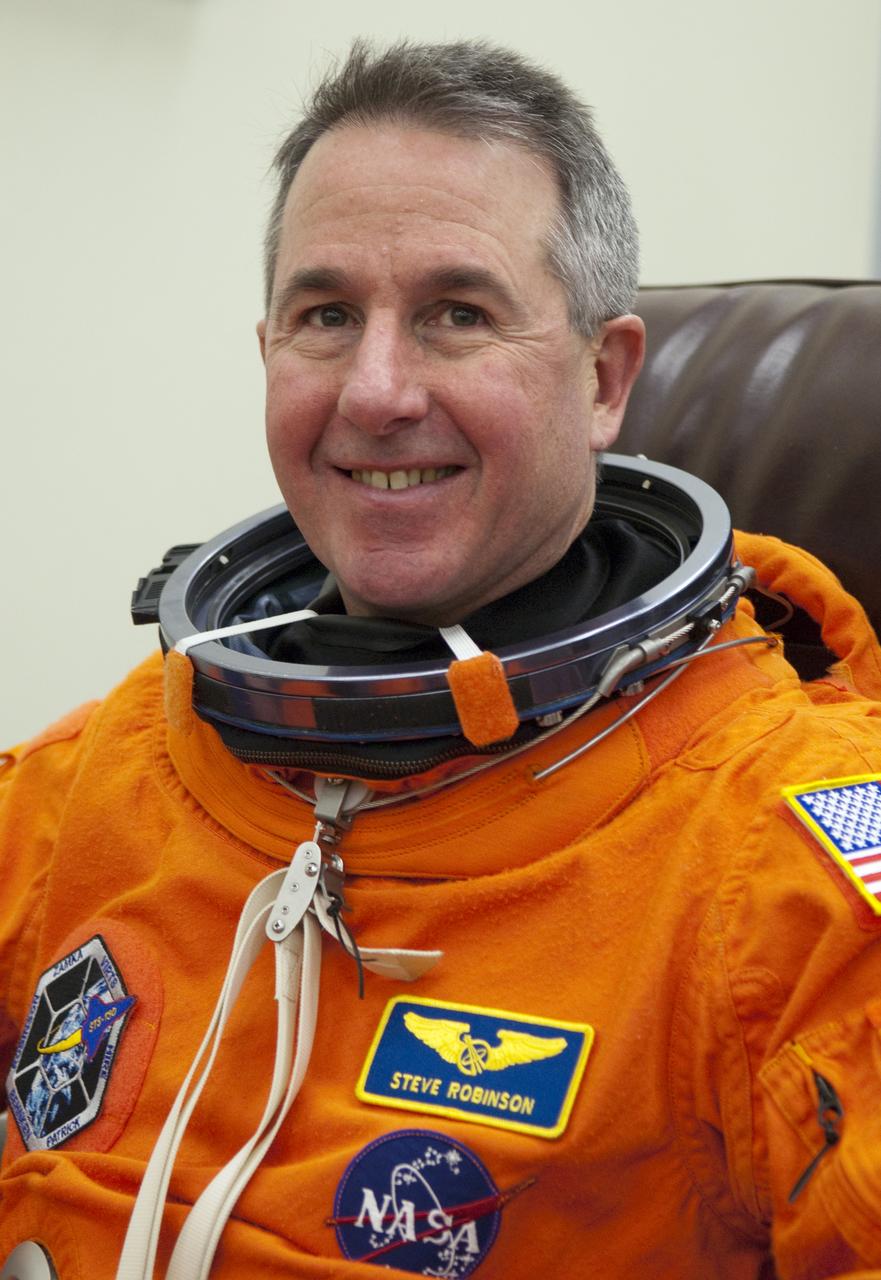 STS-130 LAUNCH L-0 SUITING