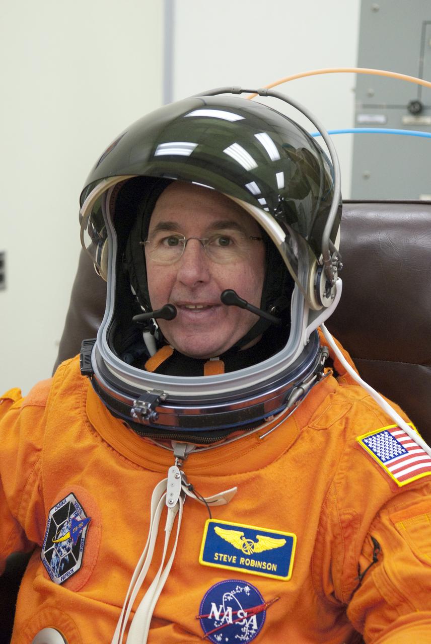 STS-130 LAUNCH L-0 SUITING