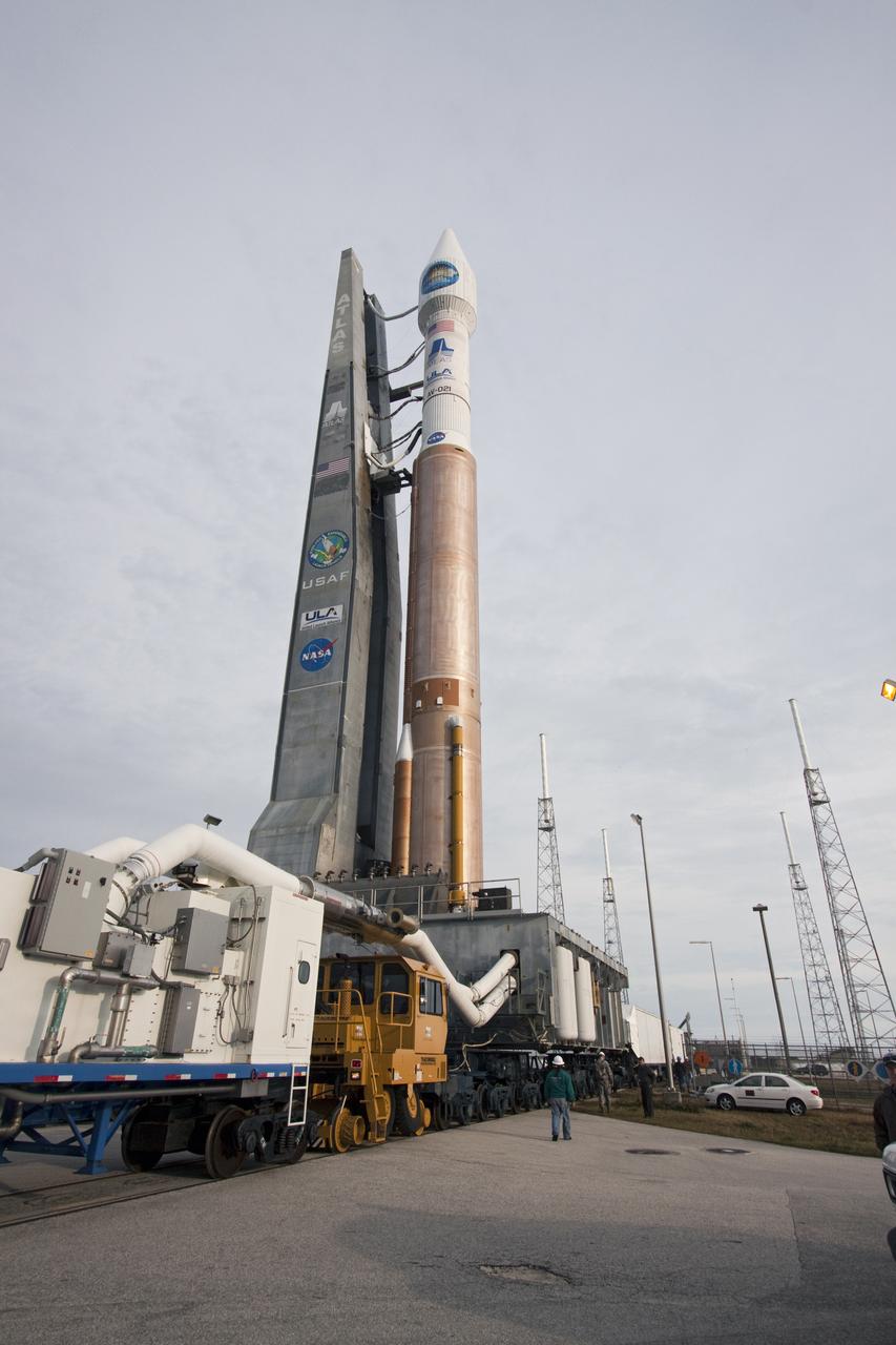 SDO ATLAS V ROLLOUT FROM VIF TO PAD 41