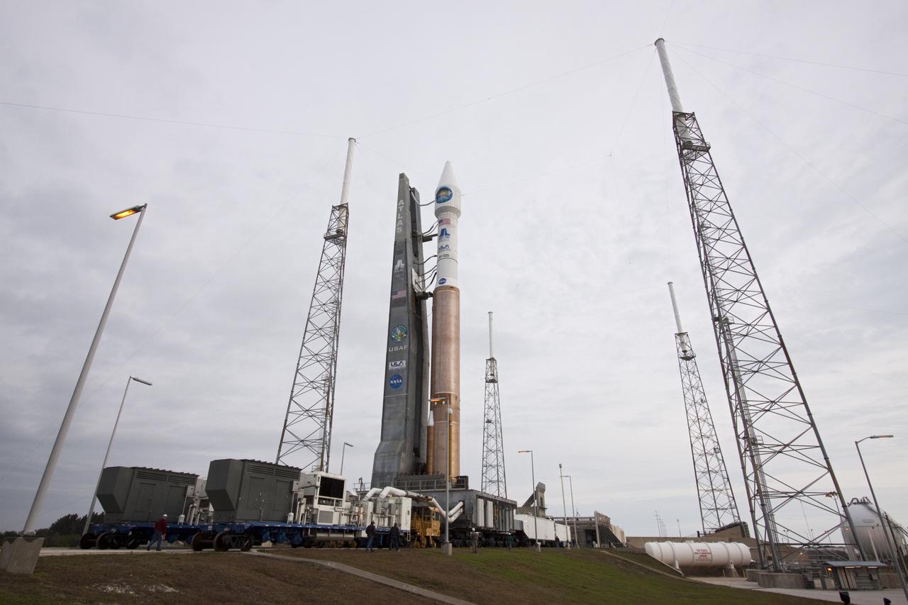 SDO ATLAS V ROLLOUT FROM VIF TO PAD 41