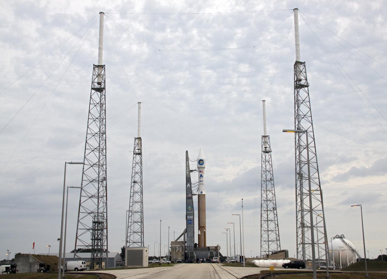 SDO ATLAS V ROLLOUT FROM VIF TO PAD 41